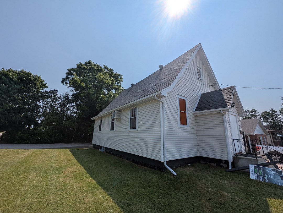 Before & After: House Washing Transformation in Orillia, ON Thumbnail