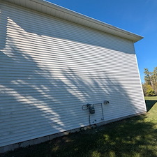 Soft-House-Washing-a-House-in-Innisfil-Removing-Mold-and-Years-of-Dirt 2